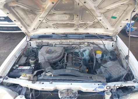 2001 Nissan Frontier Xe z USA, uszkodzony, nr VIN 1N6DD21S41C354182